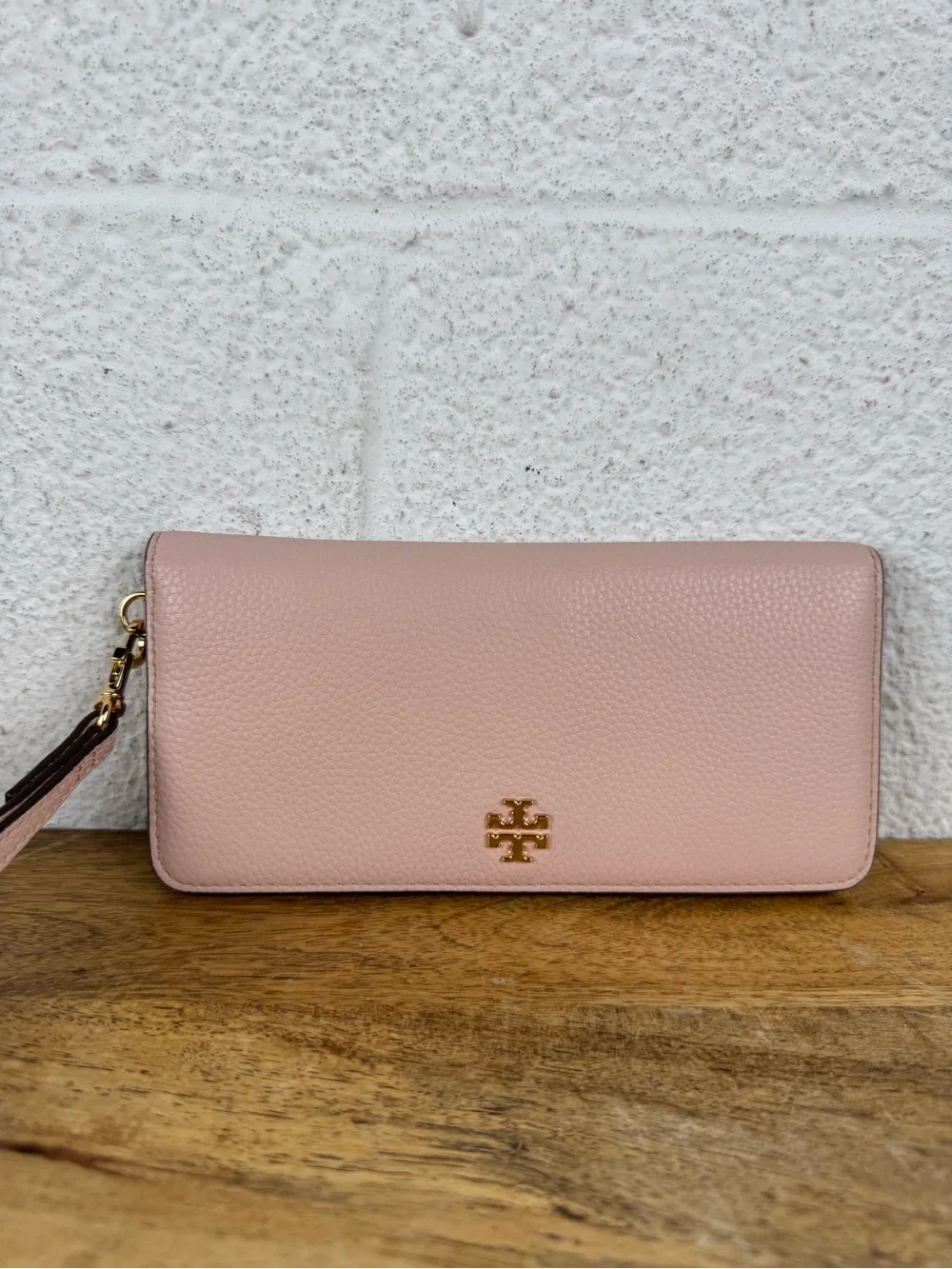 Tory Burch Carter Slim Wristlet Envelope Wallet Shell Pink Leather